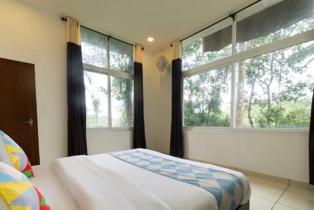 Letstay Vythiri Hill Palace Bilik gambar